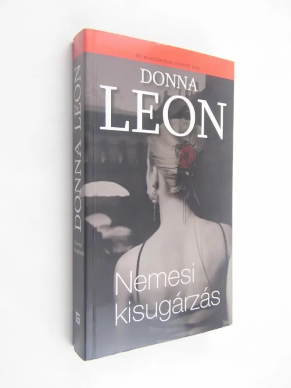 Árcsökkenés Donna Leon: Nemesi kisugárzás